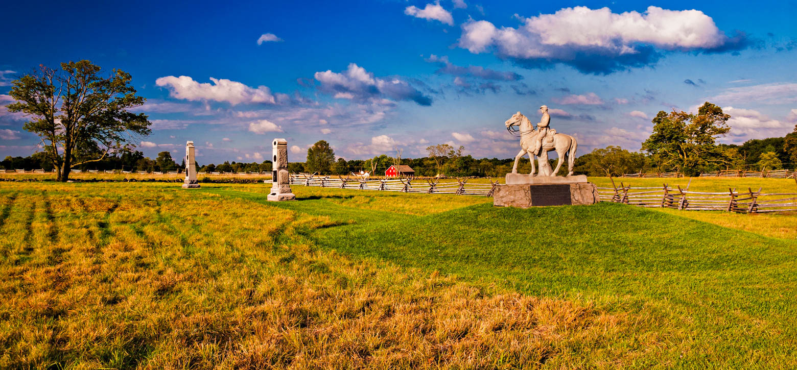 Field with statue in Gettysburg