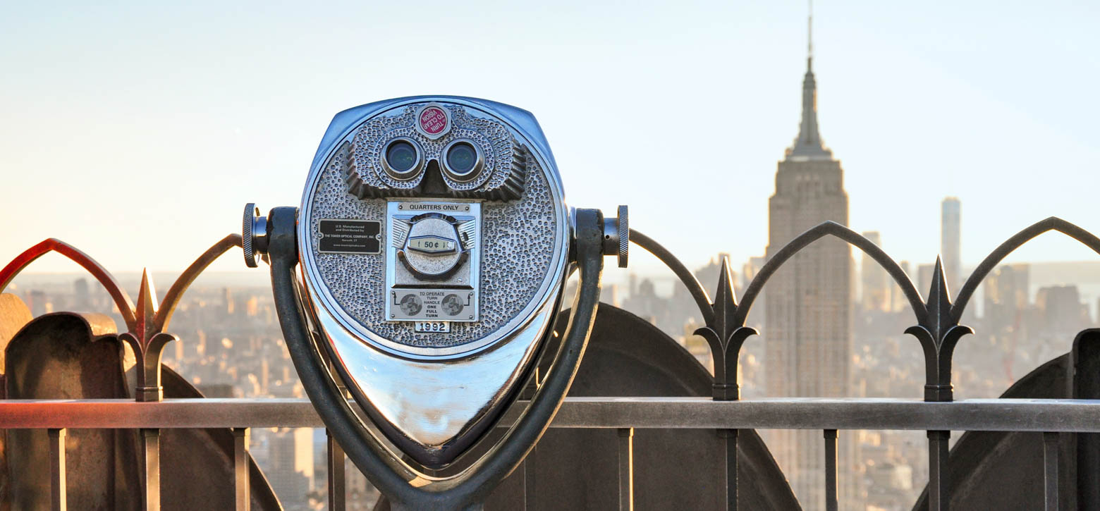 City telescope pointed toward the NYC skyline