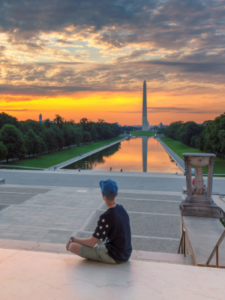 boy-at-washington-monument