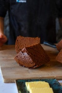Taste bread baked in a pot