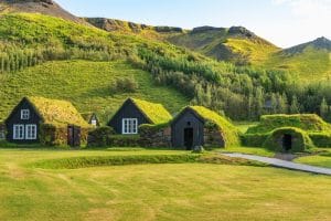 Learn the daily life of Icelanders